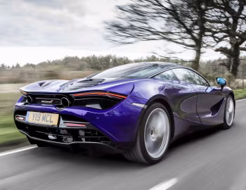McLaren 720S Coupé [UK-spec] '2017–23