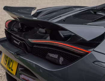 McLaren 720S Coupé [UK-spec] '2017–23
