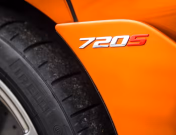 McLaren 720S Coupé [UK-spec] '2017–23