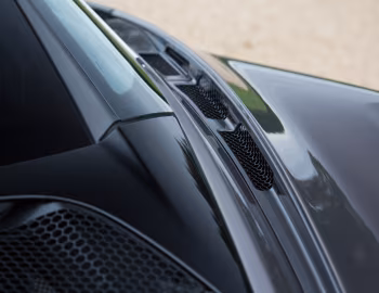 McLaren 720S Coupé "Launch Edition" [UK-spec] '2017