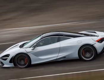McLaren 720S Coupé "Launch Edition" [UK-spec] '2017