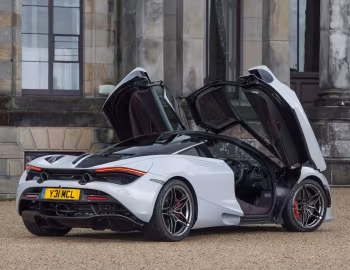 McLaren 720S Coupé "Launch Edition" [UK-spec] '2017