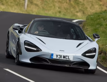 McLaren 720S Coupé "Launch Edition" [UK-spec] '2017