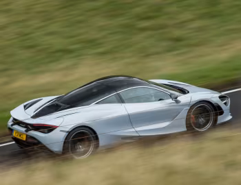 McLaren 720S Coupé "Launch Edition" [UK-spec] '2017