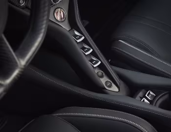 Interior 2020–23 McLaren 720S Spider [North America] '2019–23