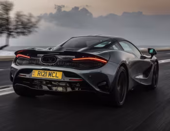 McLaren 750S Coupé [Worldwide] '2023–pr.