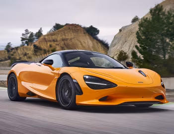 McLaren 750S Coupé [UK-spec] '2023–pr.