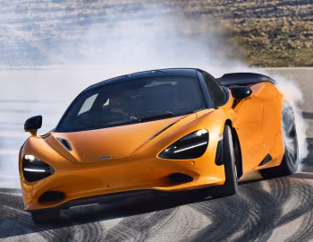 McLaren 750S Coupé [UK-spec] '2023–pr.