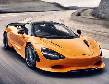 McLaren 750S Coupé [UK-spec] '2023–pr.