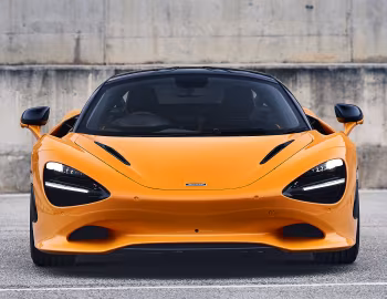 McLaren 750S Coupé [UK-spec] '2023–pr.