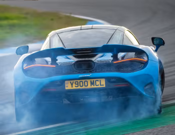 McLaren 750S Coupé [Worldwide] '2023–pr.