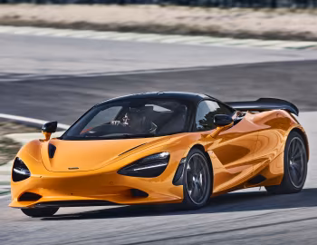 McLaren 750S Coupé [UK-spec] '2023–pr.