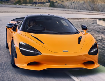 McLaren 750S Coupé [UK-spec] '2023–pr.