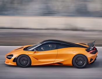McLaren 750S Coupé [UK-spec] '2023–pr.