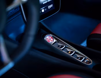 Interior McLaren Artura [Japan] '2022–pr.