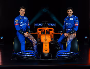 Carlos Sainz Jr., McLaren MCL35, Lando Norris