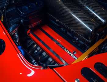 Sob o capô McLaren F1 GTR (#10R) '1996