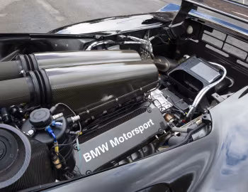 Sob o capô McLaren F1 GTR Longtail Road Conversion (#19R)