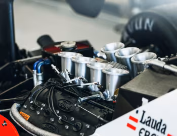 Sob o capô McLaren Ford MP4/1C '1983
