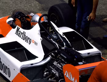Sob o capô McLaren TAG MP4/1E '1983