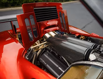 Sob o capô McLaren F1 High Downforce Package "LM-Spec" (#073) '1998