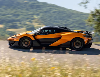 McLaren W1 [UK-spec] '2025–pr.