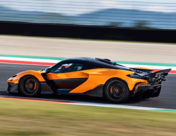 McLaren W1 [UK-spec] '2025–pr.