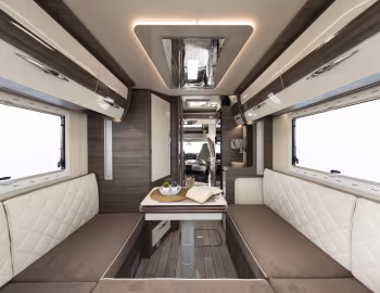 Interior 2020–21 McLouis Mc4 830 '2019–21