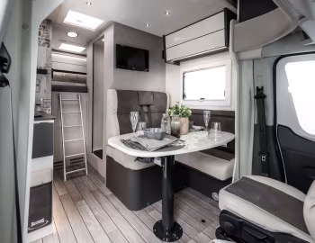 Interior 2025–pr. McLouis Mc4 Slim 331 '2024–pr.