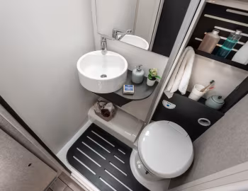 Interior 2025–pr. McLouis Mc4 Slim 331 '2024–pr.
