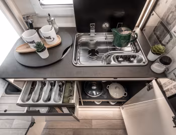 Interior 2025–pr. McLouis Mc4 Slim 331 '2024–pr.