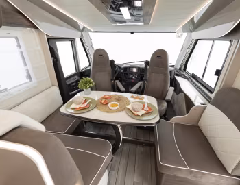 Interior 2019–pr. McLouis Nevis 873G '2018–pr.