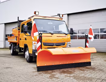 Mitsubishi Fuso Canter 7C15D mit Dreiseitenkipper Aufbau und Schneepflug [Germany] '2014–22