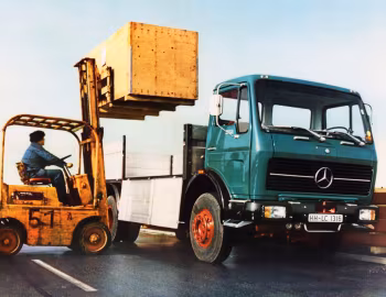 Mercedes-Benz 1613 Pritschenwagen (Br.385) '1975–77
