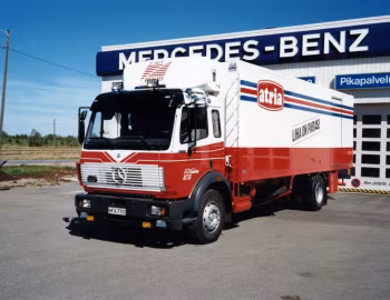 Mercedes-Benz 1722 with VAK refrigerated body [Finland] (Br.652) '1989–94