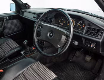 Panel frontal Mercedes-Benz 190 E 2.3-16 [UK-spec] (W201) '09.1984–10.1988