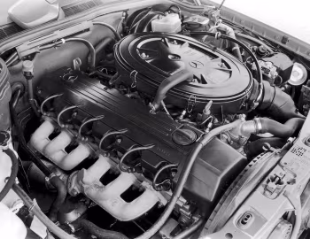 Sous la capuche 1987–88 Mercedes-Benz 190 E 2.6 [North America] (W201)