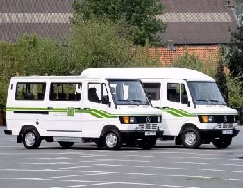 Mercedes-Benz 210, Mercedes-Benz 208 D Kastenwagen mit Hochdach