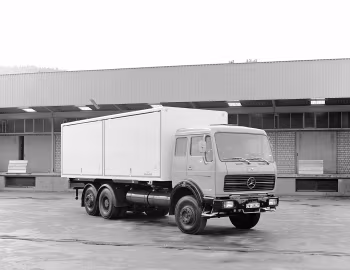 Mercedes-Benz 2232 L mit Wechselbrückenaufbau (Br.393) '1977–80