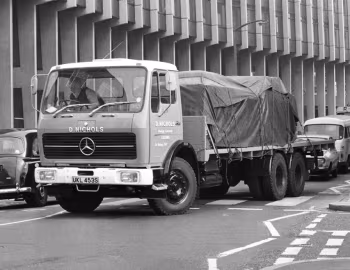 Mercedes-Benz 2419/48 [UK-spec] '1975–77