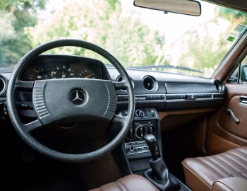 Panel frontal Mercedes-Benz 300 D (Bm.123.130) '1976–85