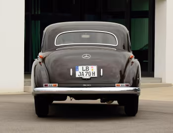 Mercedes-Benz 300 Limousine (W186 II) '04.1951–54