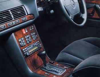 Interior Mercedes-Benz 300 SE RHD [Japan] (Bm.140.032) '1991–93