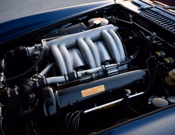 Sous la capuche Mercedes-Benz 300 SL Roadster (A198.042.10.00094) '1961