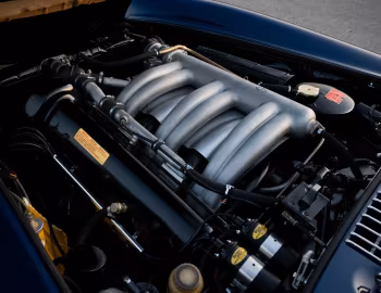 Sous la capuche Mercedes-Benz 300 SL Roadster (A198.042.10.00094) '1961