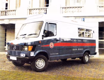 Mercedes-Benz 310 Ambulance [UK-spec] (Br.602)