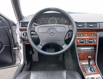 Panel frontal Mercedes-Benz 500 E (W124) '12.1990–06.1993
