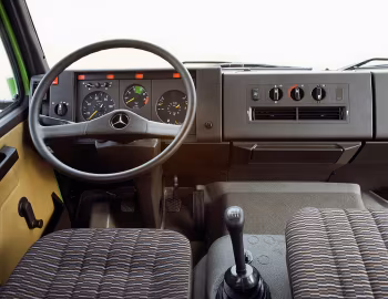 Interior Mercedes-Benz 814 Pritschenwagen (Br.674) '1983–96