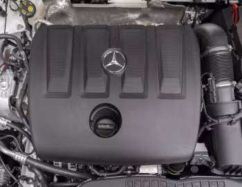 Bajo el capó Mercedes-Benz A 180 d AMG Line [UK-spec] (W177) '2018–22