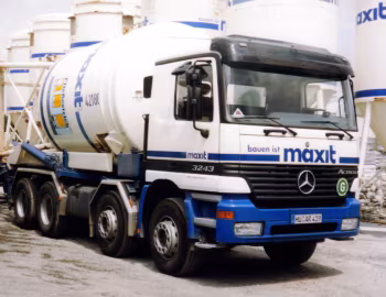 Mercedes-Benz Actros 3243 AK Siloabsetzer (MP1) '1996–????